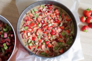 Easy Vegan Strawberry and Rhubarb cake