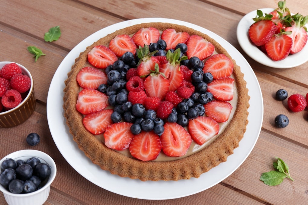 Vegan Berry Tart with Vanilla Pudding perfect for berry season